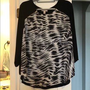 Beautiful Blouse🖤🤍